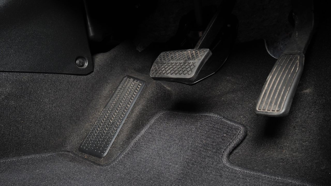 "The Ultimate Guide to Car Mats: Types, Innovations, and How They Elevate Your Driving Experience"
